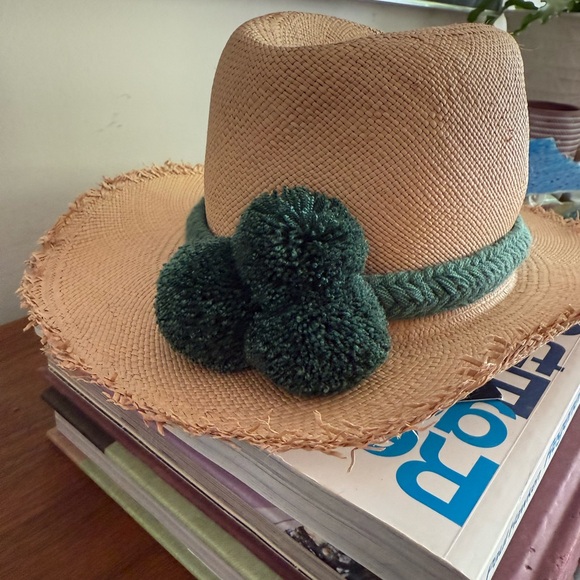 NEW Hat Attack Gegu Straw Hat with Poms - Picture 1 of 4